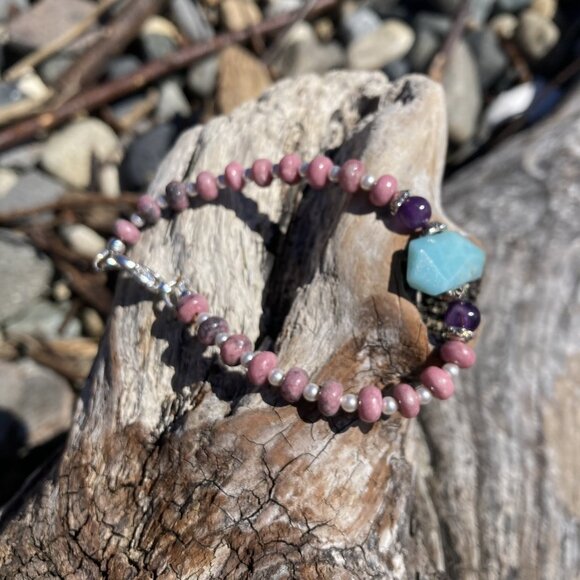 Women's dainty and delicate Rhodonite and Amazonite gemstone bracelet - Picture 8 of 12